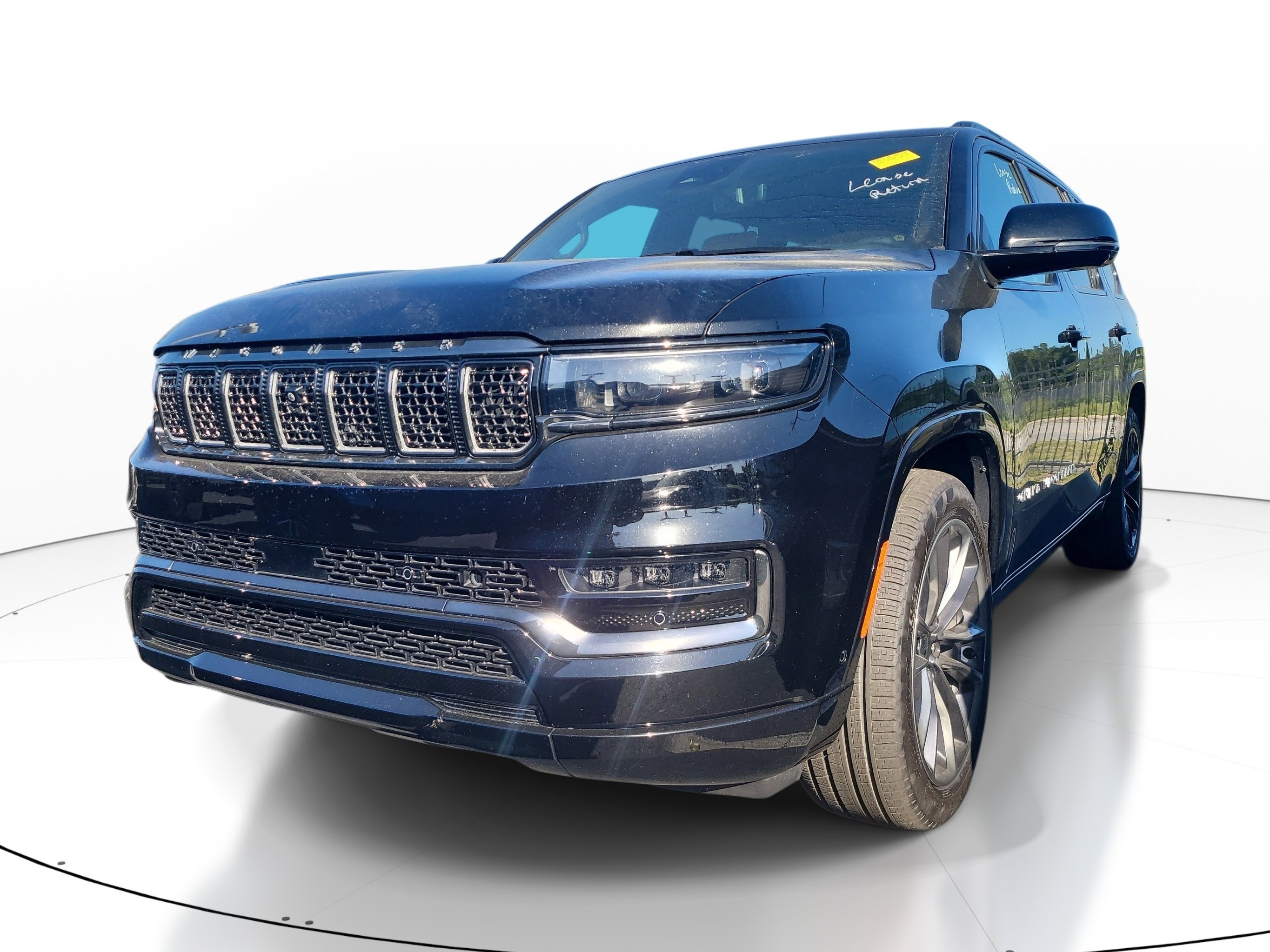 Used 2025 Jeep Grand Wagoneer Series III w/ Rear Seat Video Group 1 image 3