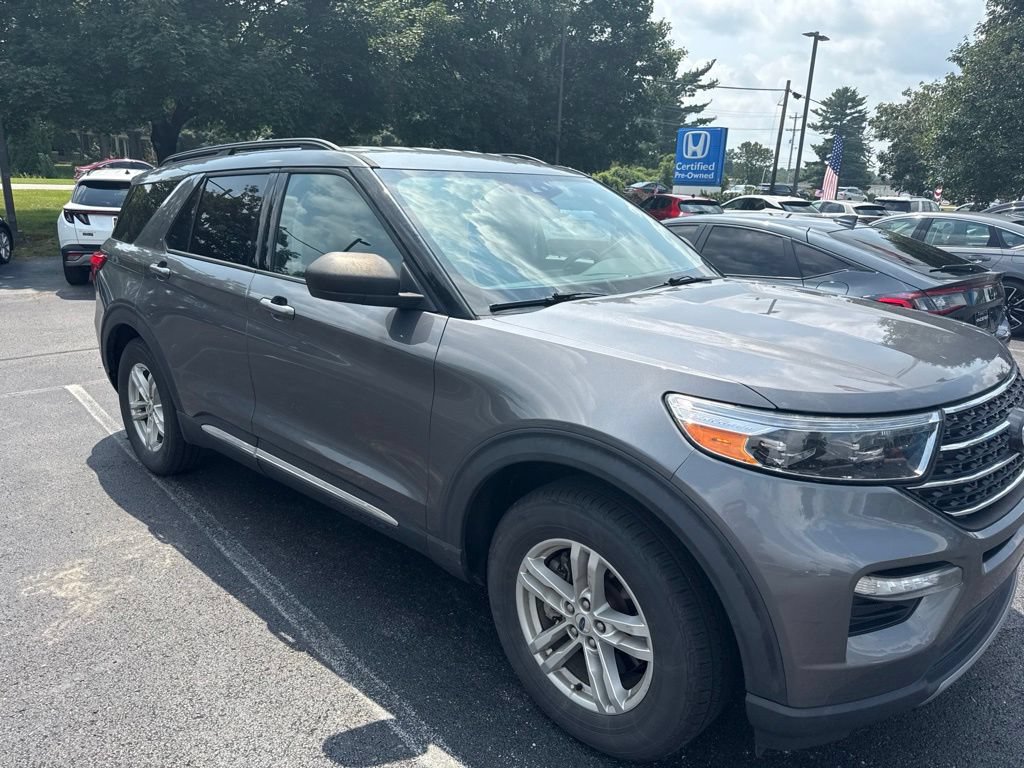 Used 2021 Ford Explorer XLT w/ Equipment Group 202A RWD image 2