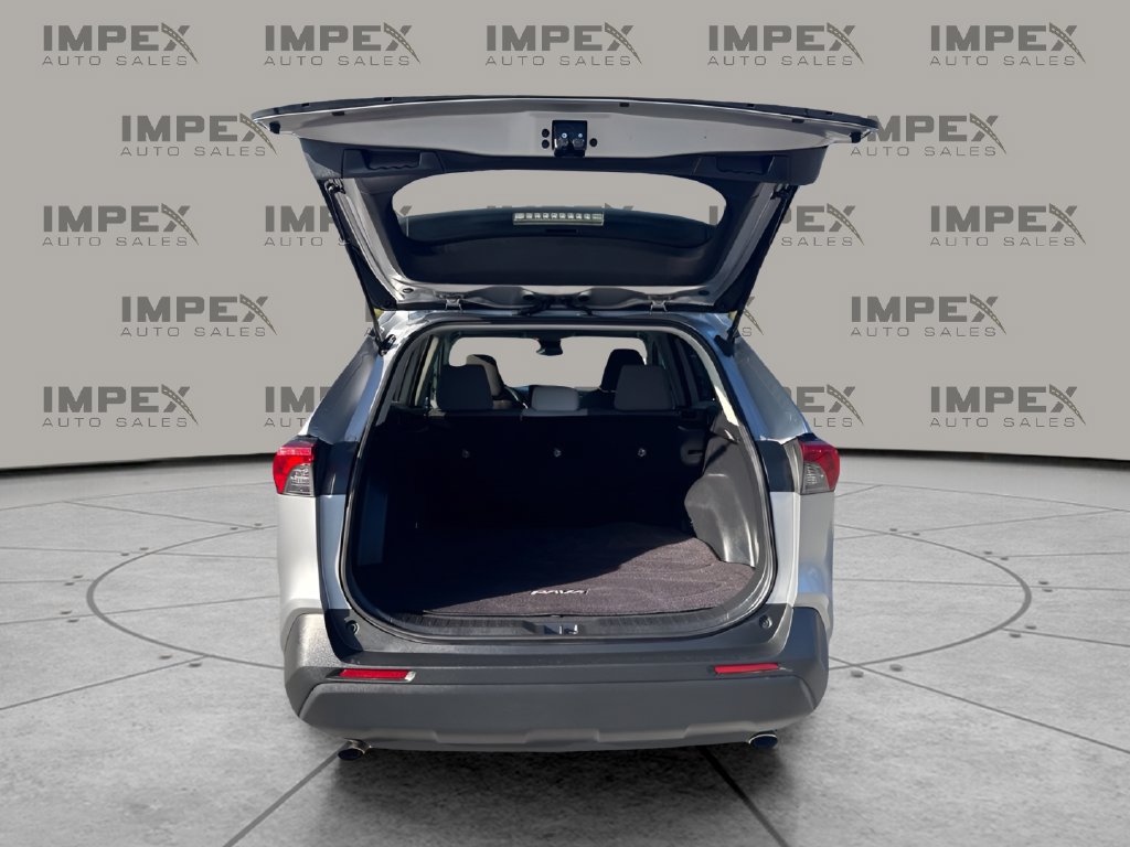 Used 2019 Toyota RAV4 XLE FWD image 25