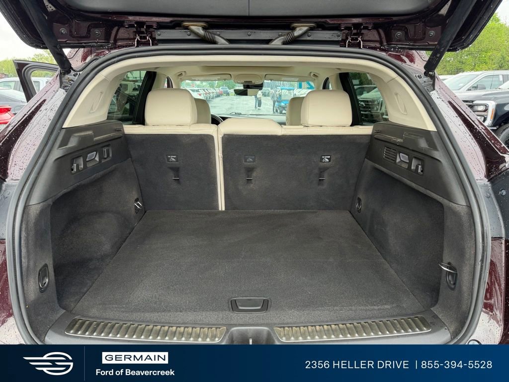 Used 2021 Buick Envision Avenir w/ Technology Package II AWD/4WD image 28