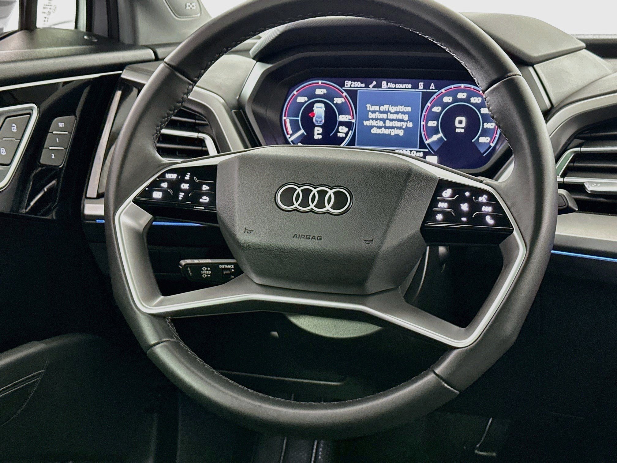 Used 2025 Audi Q4 e-tron Premium Plus w/ Premium Plus RWD image 8