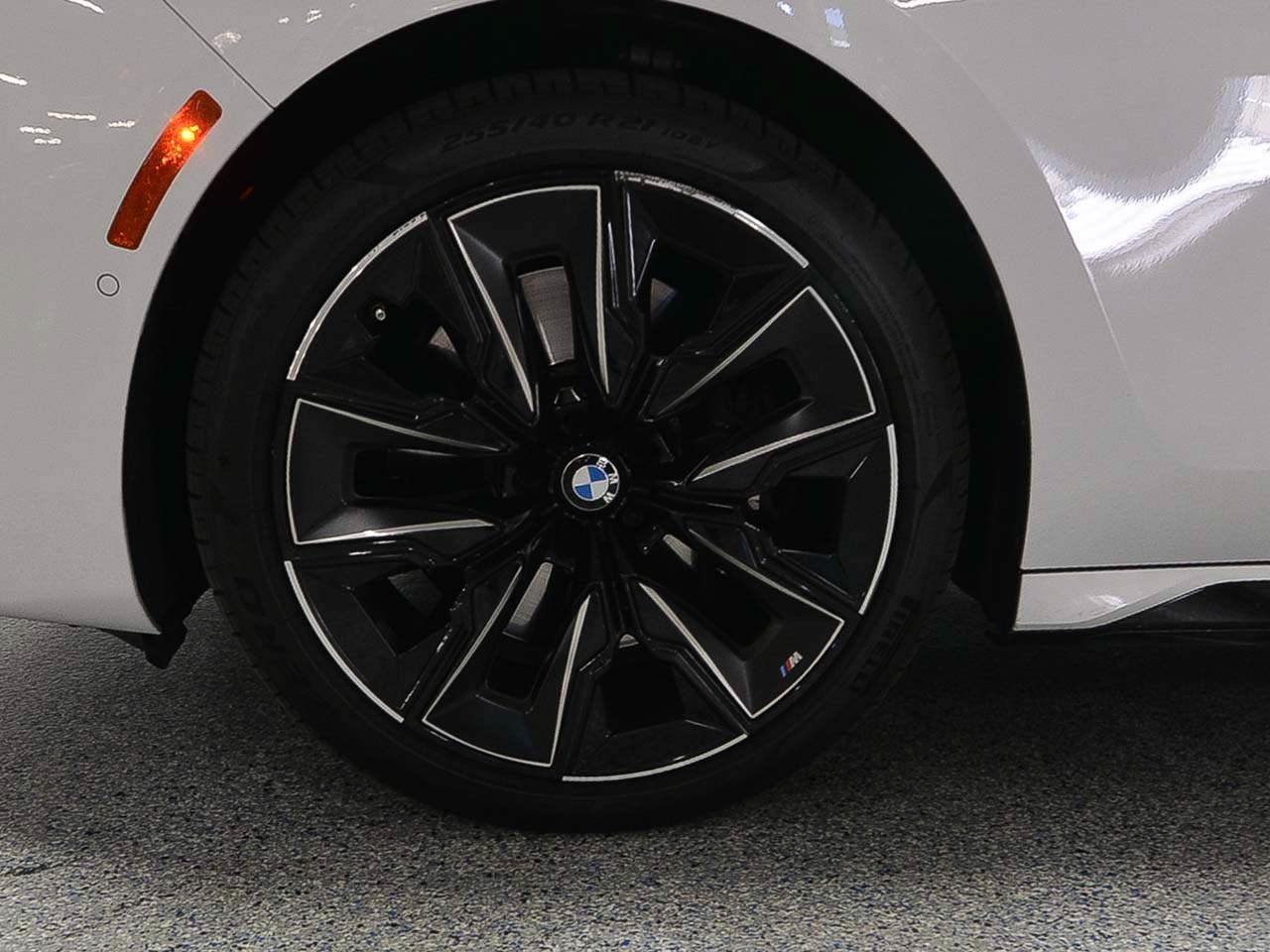 Certified 2023 BMW 740i RWD image 5