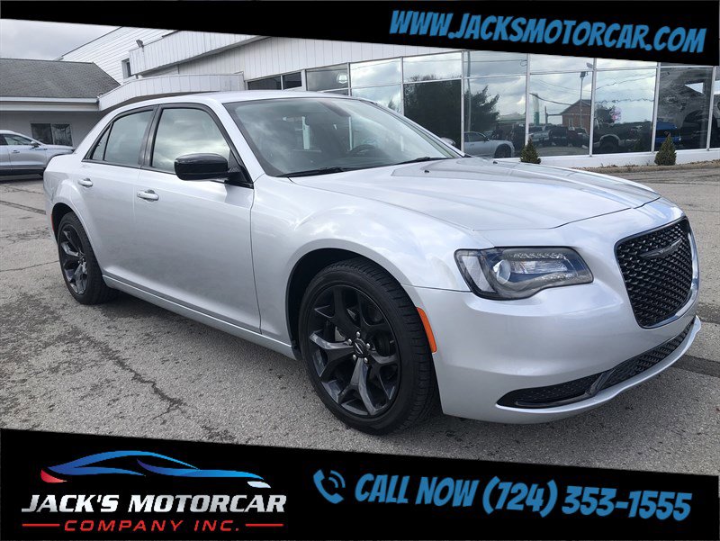 Used 2022 Chrysler 300 Touring w/ Sport Appearance Package image 13