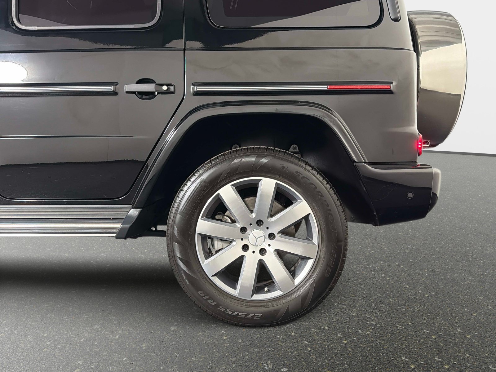 Used 2024 Mercedes-Benz G 550 image 13