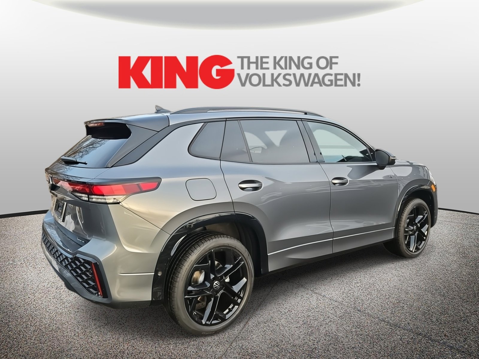 New 2026 Volkswagen Tiguan SE R-Line image 3
