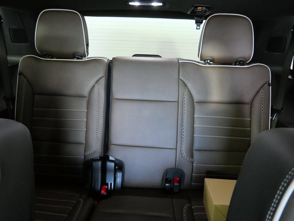 New 2026 GMC Yukon Denali Ultimate AWD/4WD image 18