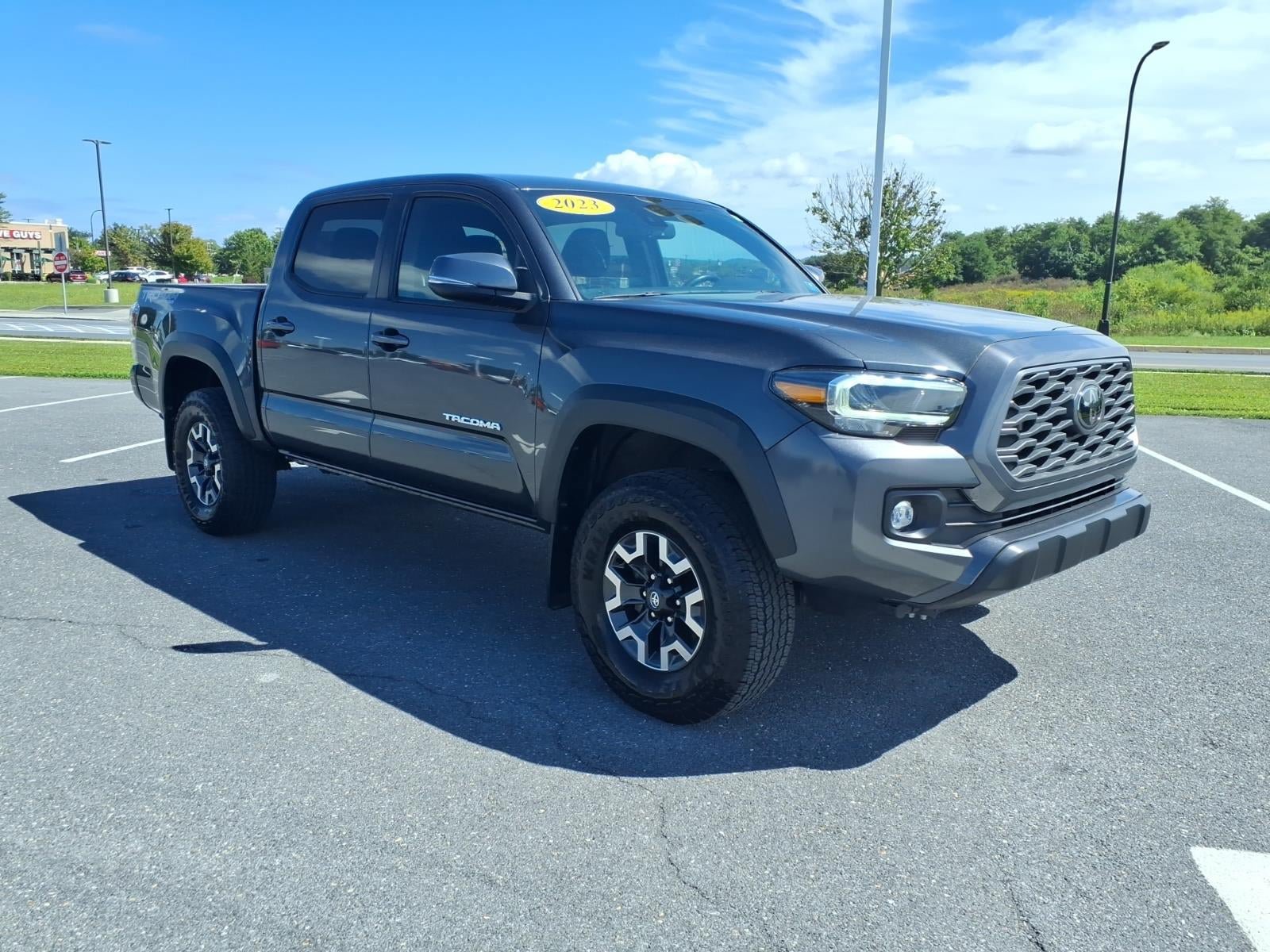 Used 2023 Toyota Tacoma TRD Off-Road w/ Technology Package AWD/4WD image 3