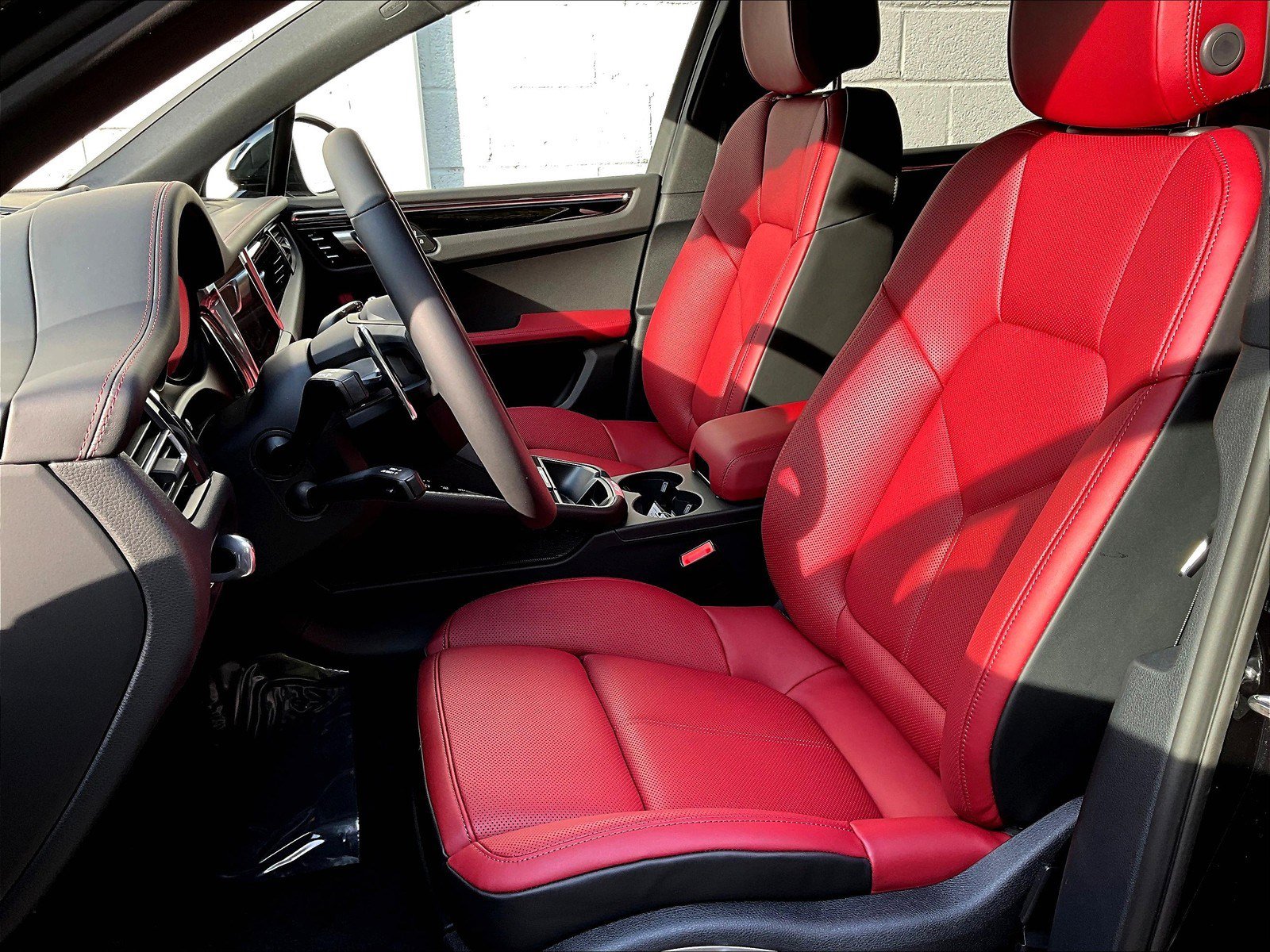 New 2026 Porsche Macan image 5