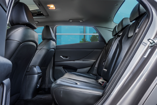 Used 2025 Hyundai Elantra Limited FWD image 39