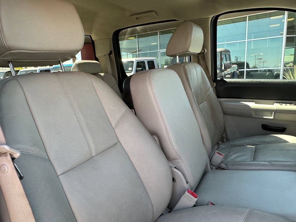 Used 2008 Chevrolet Silverado 2500 LT w/ 1LT Convenience Package AWD/4WD image 15
