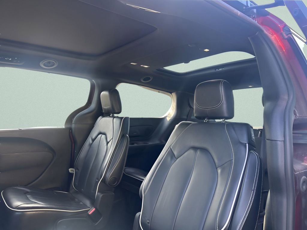 Used 2020 Chrysler Pacifica Limited w/ S Appearance Package image 19