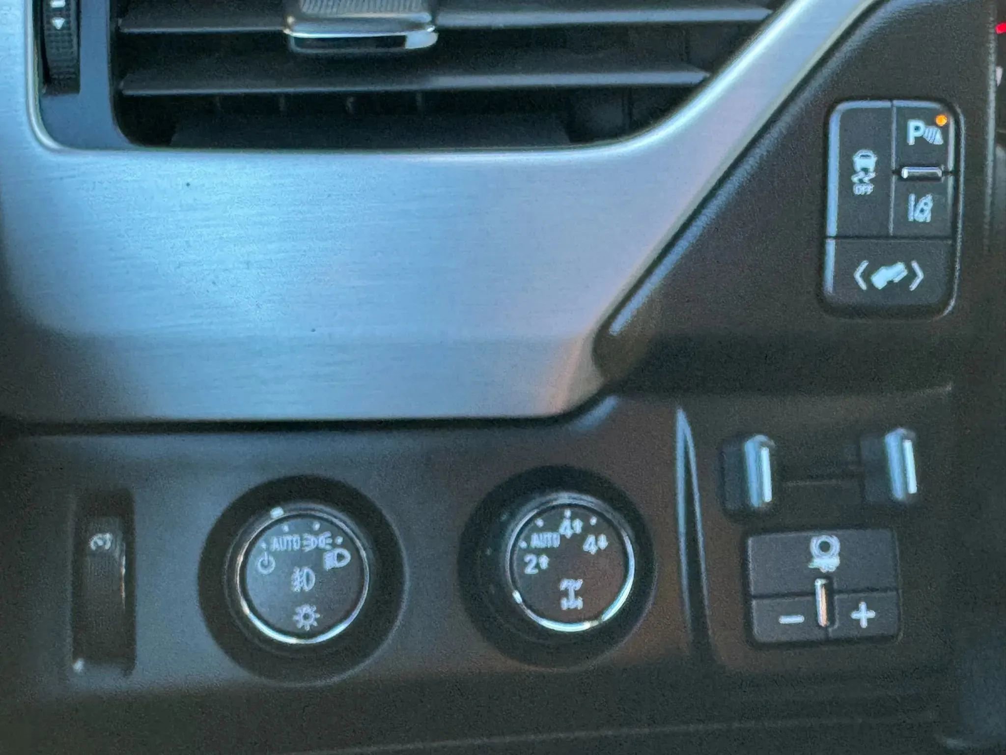 Used 2015 GMC Yukon SLT w/ Open Road Package image 23