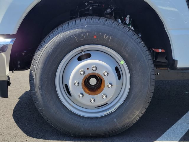 New 2026 Ford F350 XL w/ XL Chrome Package RWD image 20