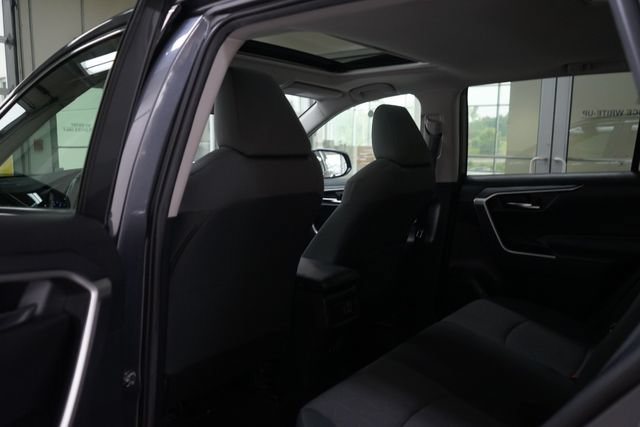 Used 2020 Toyota RAV4 XLE w/ Convenience Package AWD/4WD image 28