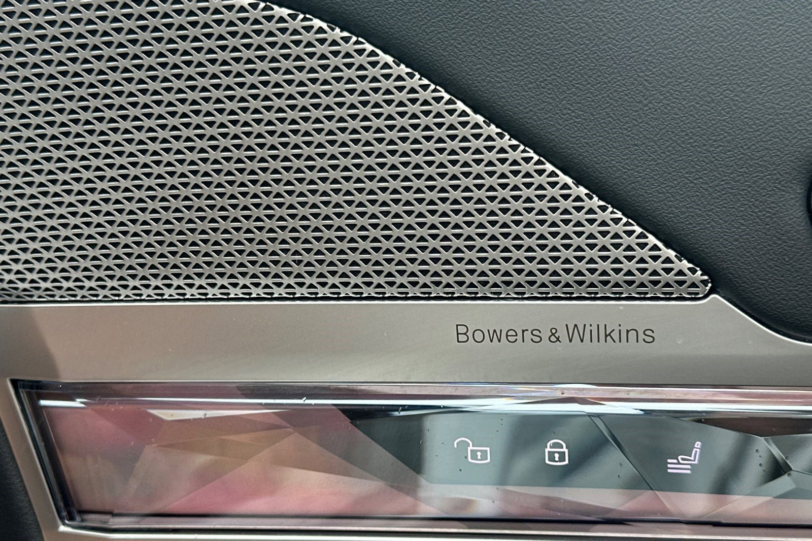 Certified 2025 BMW 740i RWD image 21