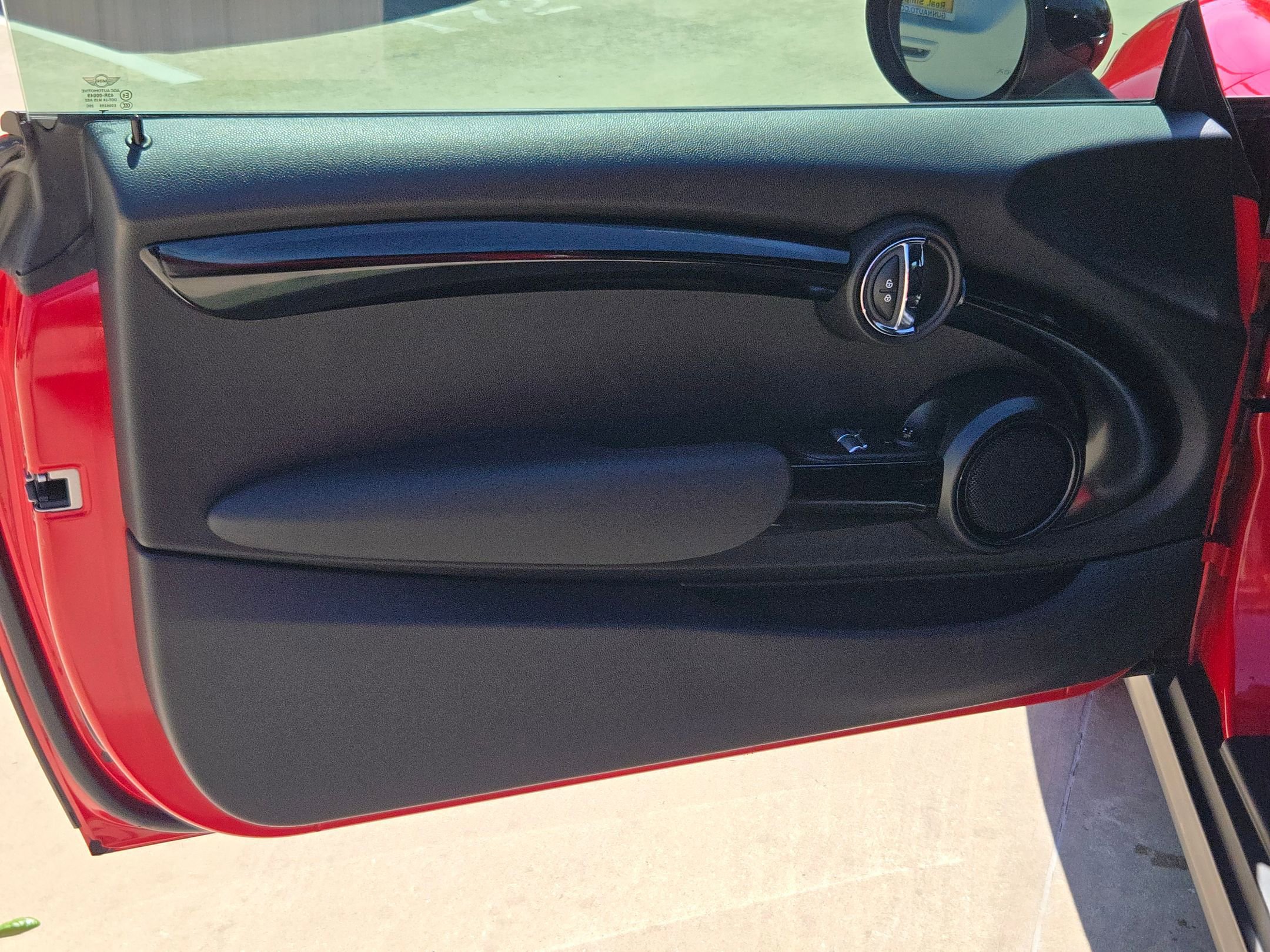 Used 2019 MINI Cooper 2-Door Hardtop image 12