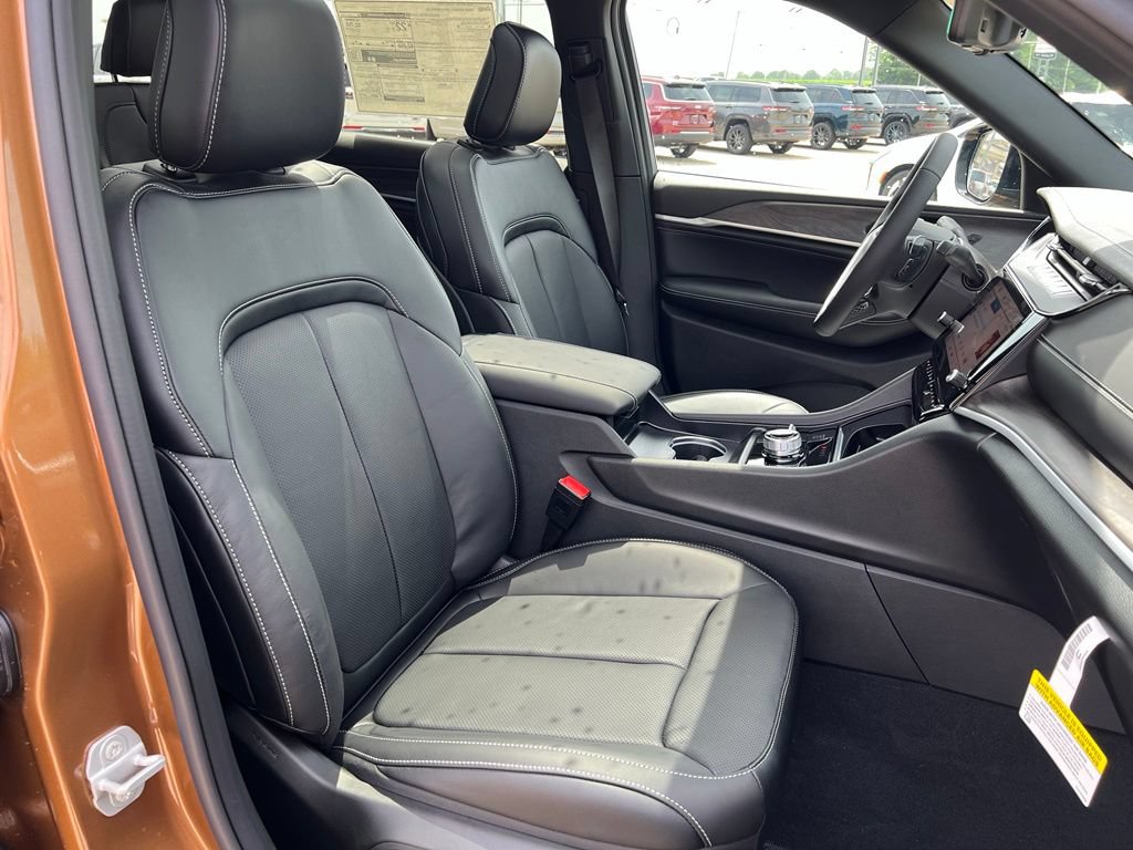 New 2026 Jeep Grand Cherokee L Limited AWD/4WD image 10
