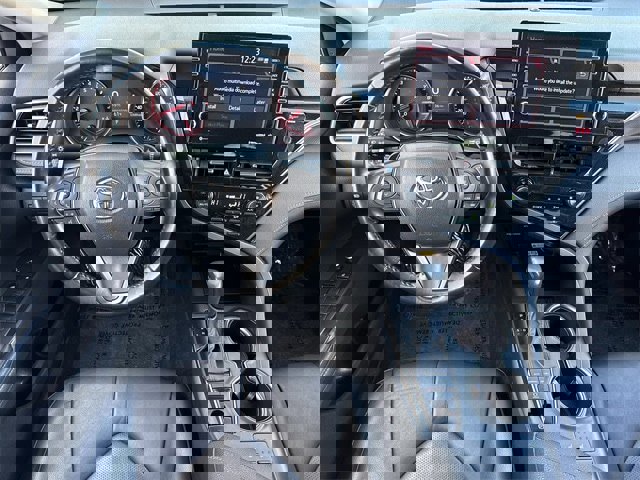 Used 2023 Toyota Camry XSE image 11