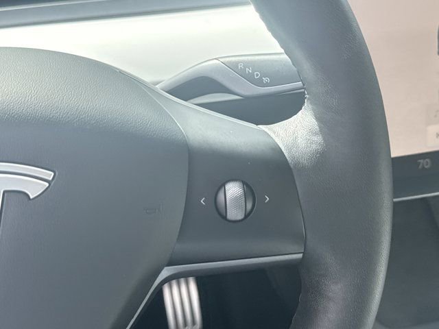 Used 2022 Tesla Model Y Performance image 27