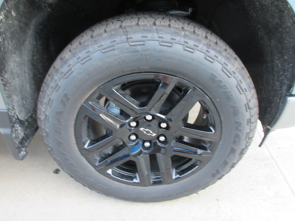 New 2026 Chevrolet Silverado 1500 Custom w/ Turbomax Blackout Package AWD/4WD image 9