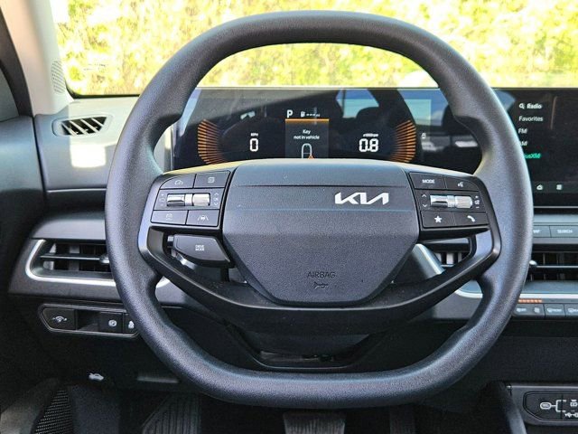 Used 2025 Kia K4 LXS image 22