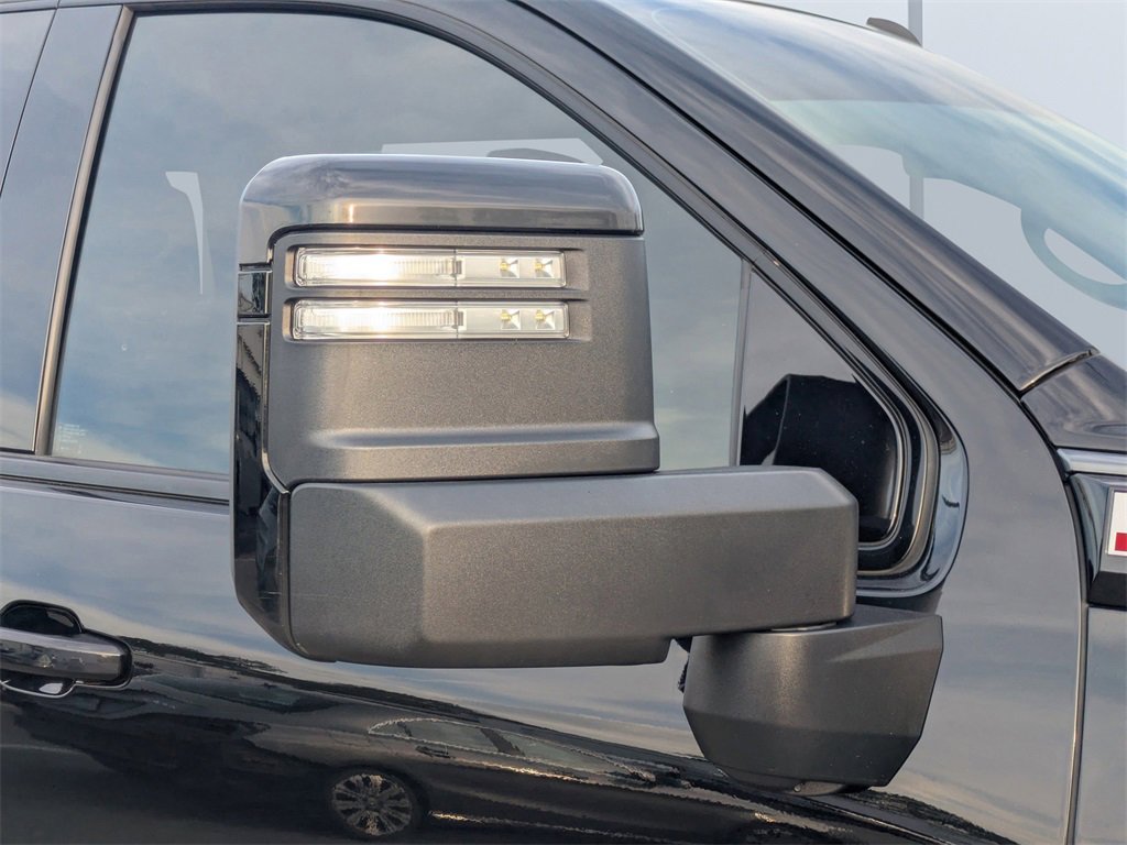 Used 2024 GMC Sierra 2500 AT4 image 11