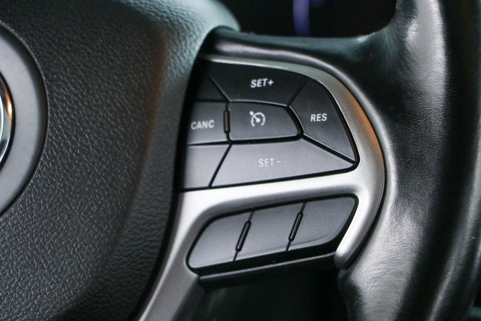 Used 2021 Jeep Grand Cherokee Limited RWD image 14
