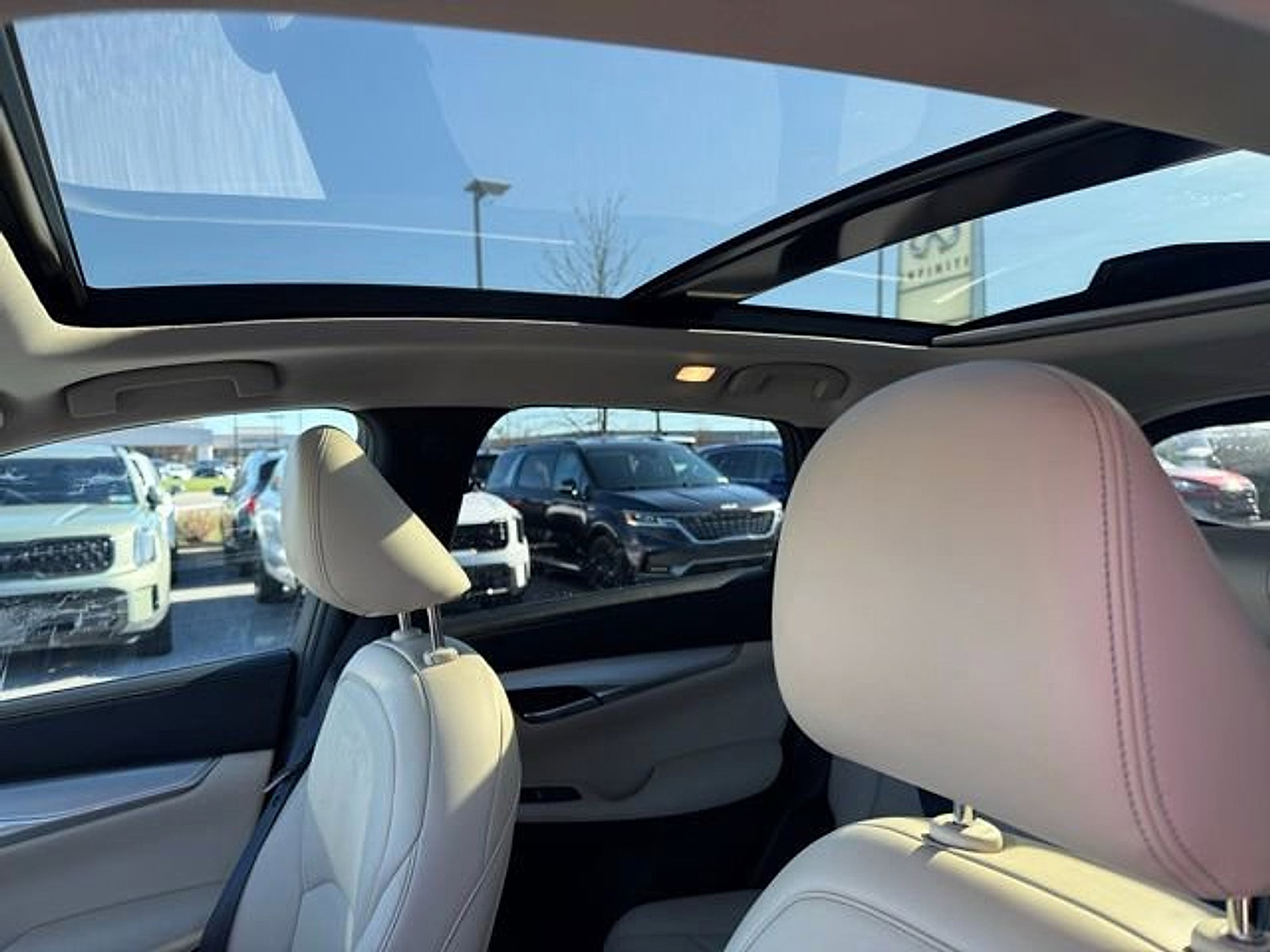 Used 2019 INFINITI QX50 Luxe w/ Navigation Package image 14