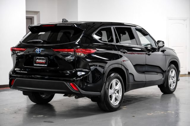 Used 2023 Toyota Highlander LE AWD/4WD image 11
