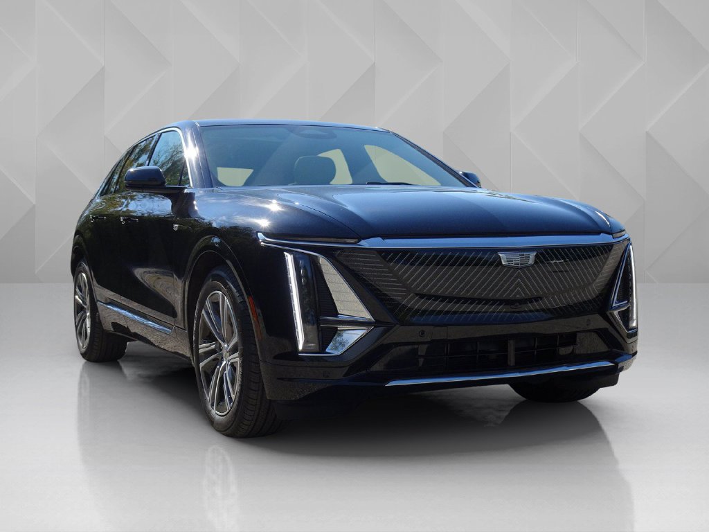 Certified 2024 Cadillac Lyriq Luxury w/ LPO, Floor Liner Package AWD/4WD image 6