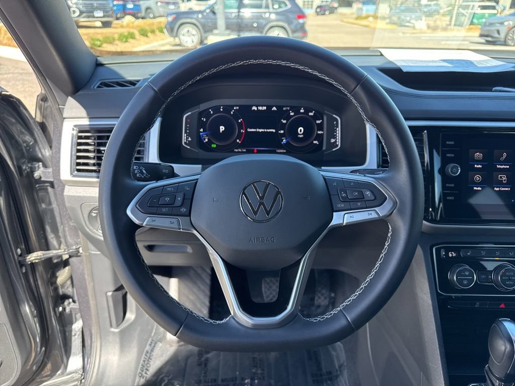 Certified 2022 Volkswagen Atlas Cross Sport SE image 15