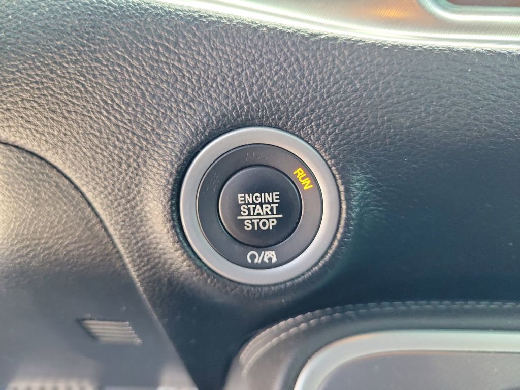 Used 2020 Dodge Challenger R/T Scat Pack RWD image 27