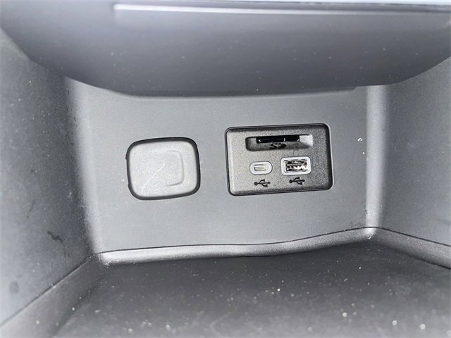 Certified 2023 GMC Acadia SLT w/ Elevation Edition image 32