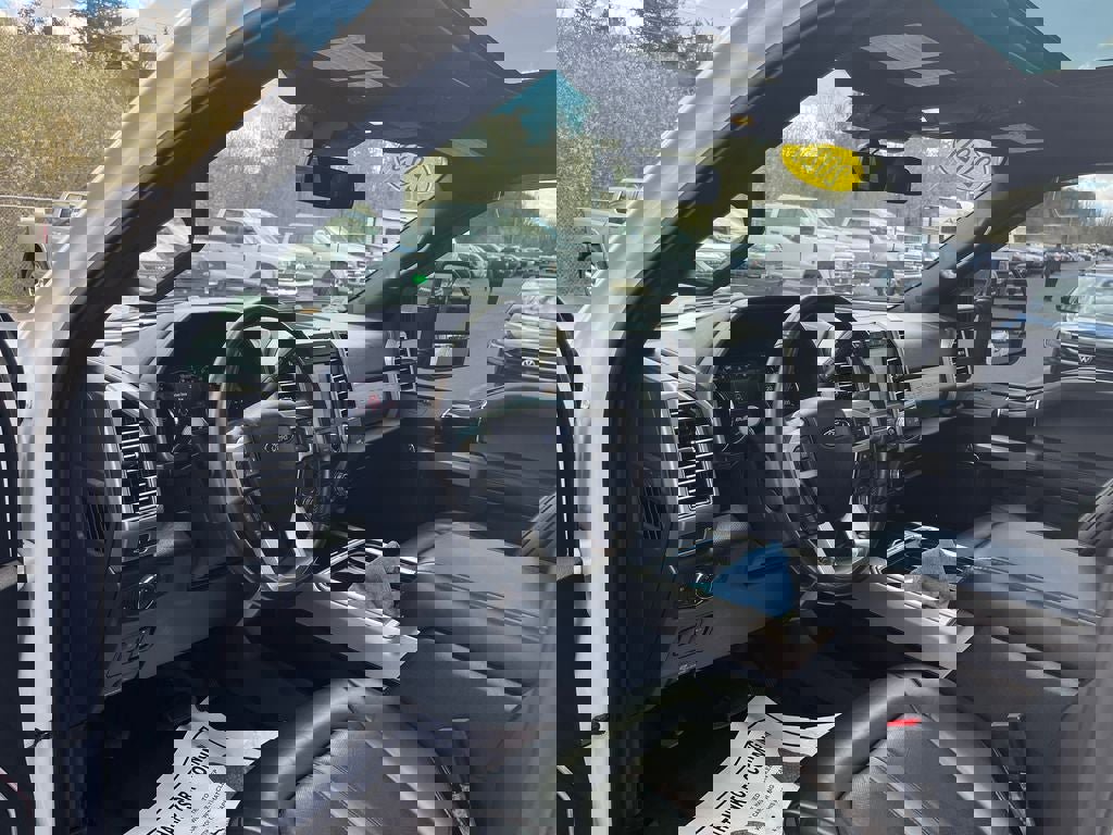 Used 2020 Ford F450 Platinum w/ Camper Package image 11