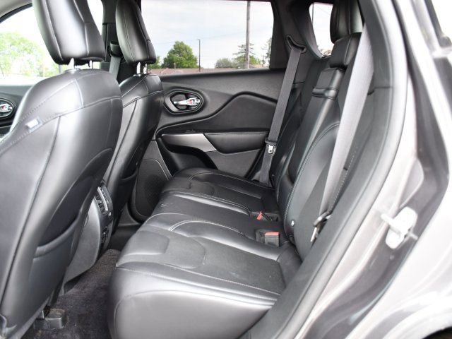 Used 2019 Jeep Cherokee Limited image 14