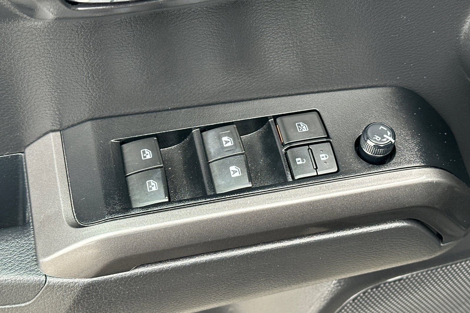 Used 2023 Toyota Tacoma TRD Sport w/ Advanced Technology Package image 12