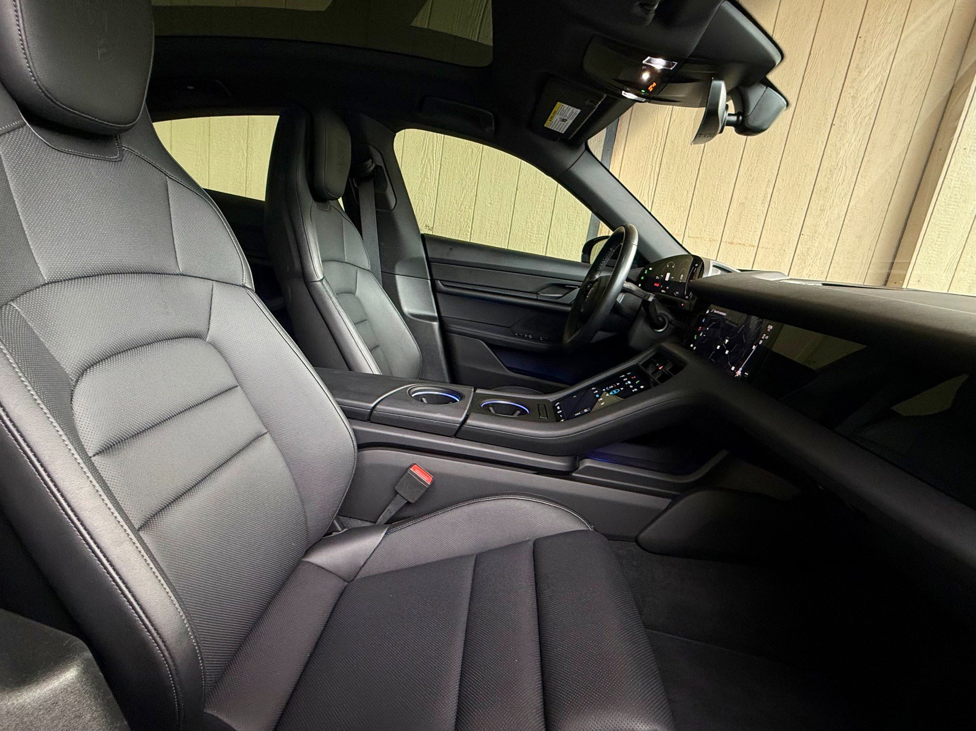 Used 2021 Porsche Taycan RWD image 22