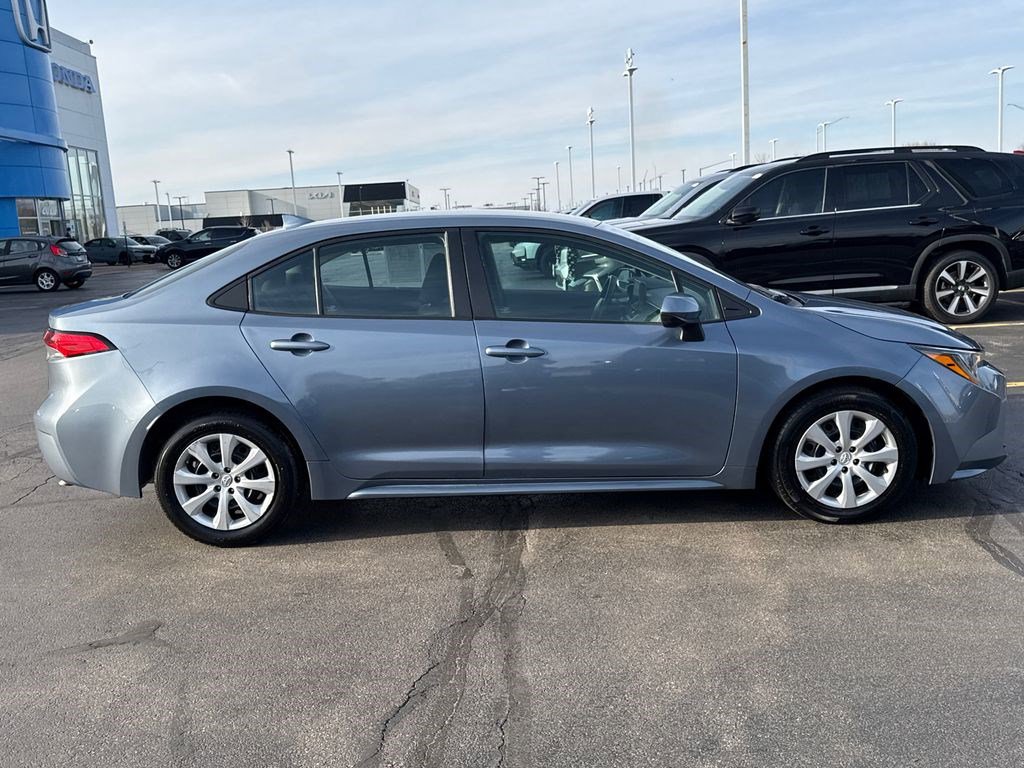 Used 2023 Toyota Corolla LE FWD image 12