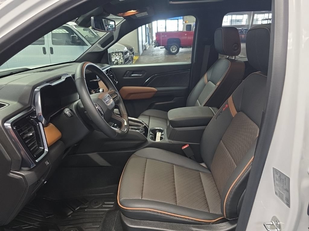 Certified 2025 GMC Canyon AT4 AWD/4WD image 21