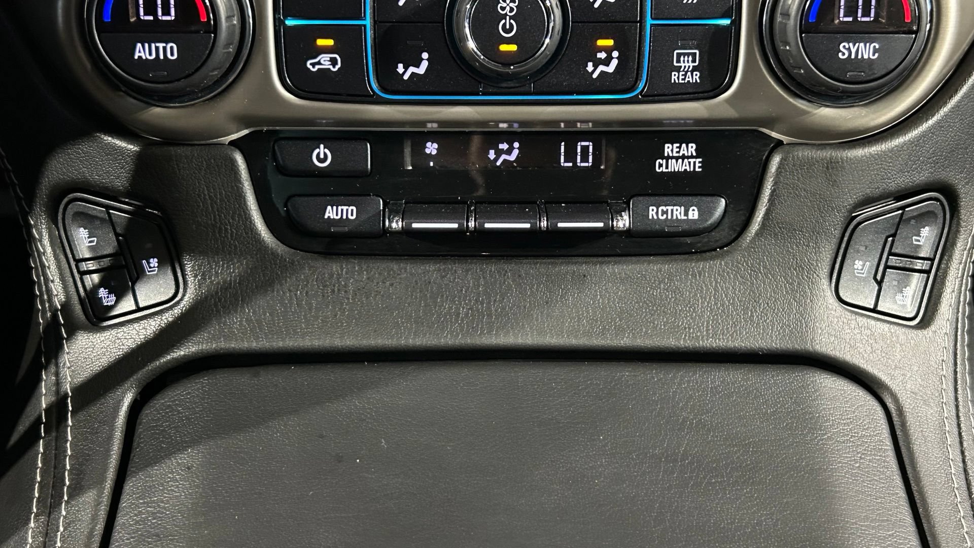 Used 2019 GMC Yukon Denali w/ Denali Ultimate Package AWD/4WD image 86