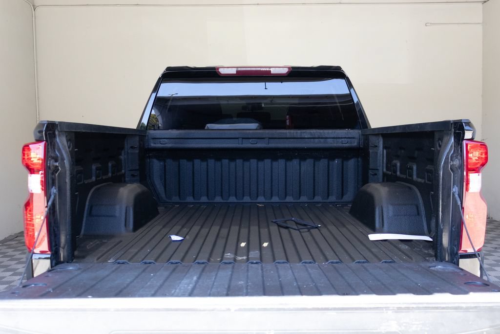 Used 2022 Chevrolet Silverado 1500 LT w/ Z71 Off-Road Package AWD/4WD image 16