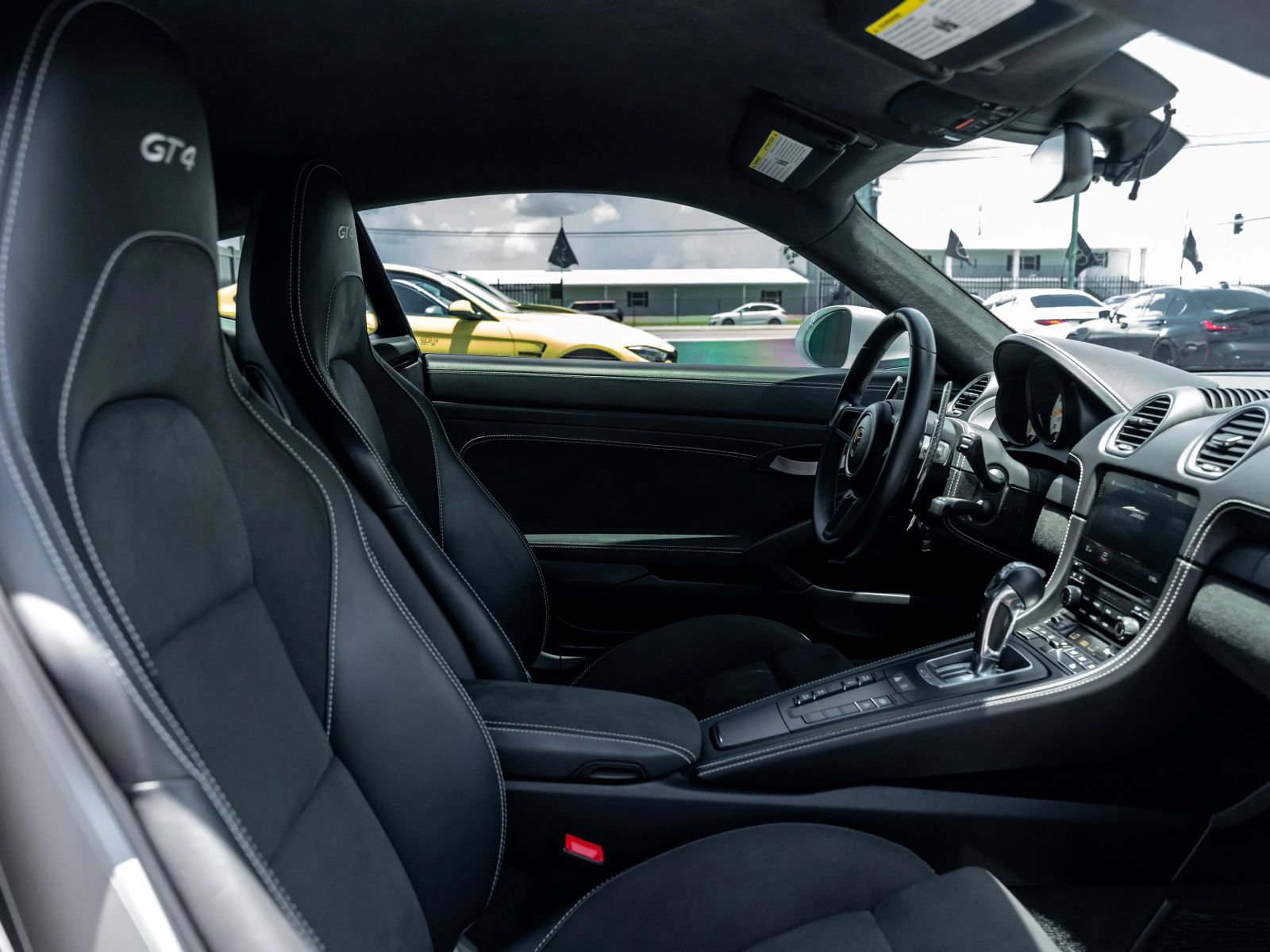 Used 2022 Porsche 718 Cayman GT4 RWD image 39
