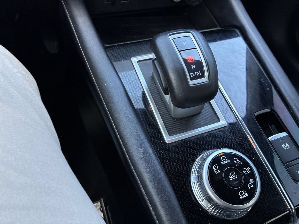 Used 2024 Mitsubishi Outlander SE AWD/4WD image 18