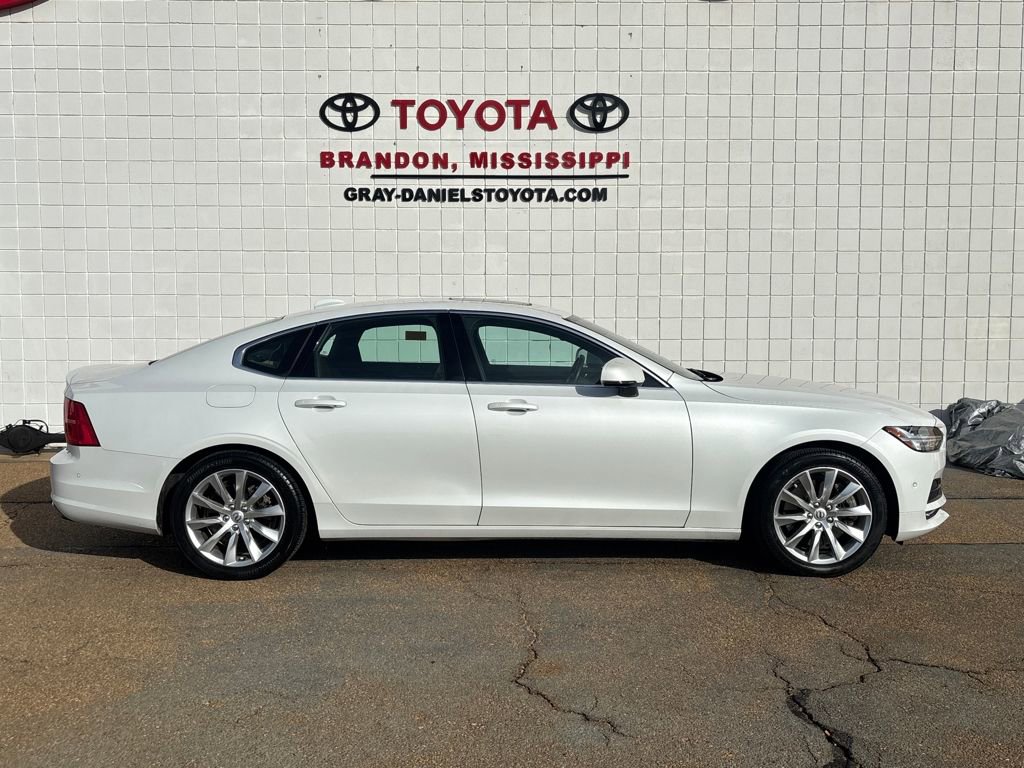Used 2017 Volvo S90 T6 Momentum w/ Vision Package