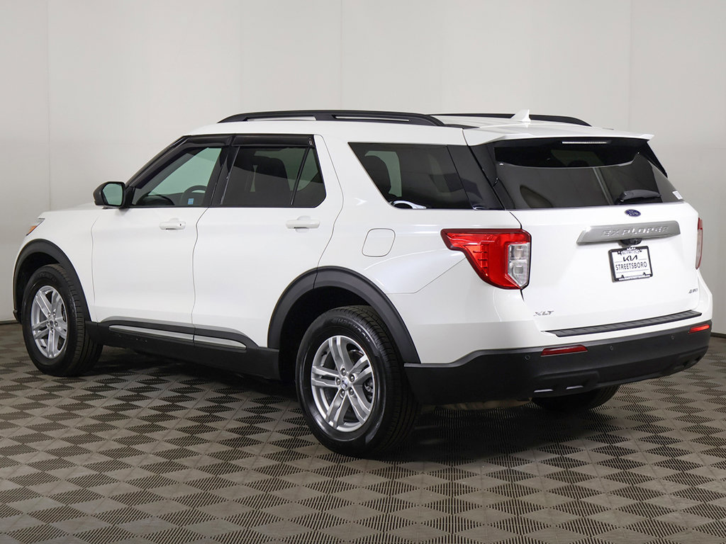 Used 2024 Ford Explorer XLT AWD/4WD image 8