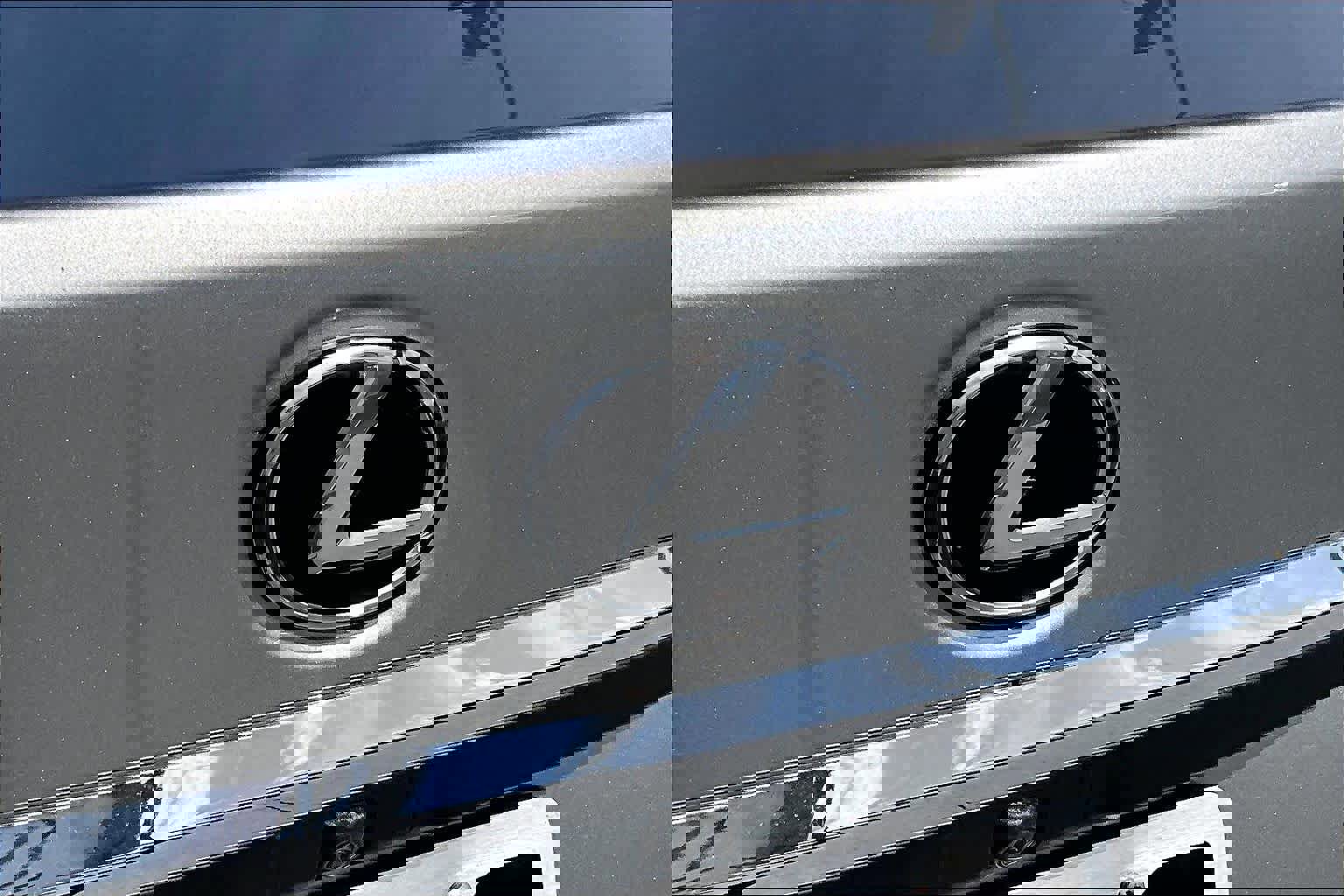 Used 2019 Lexus ES 350 Ultra Luxury w/ Accessory Package image 30