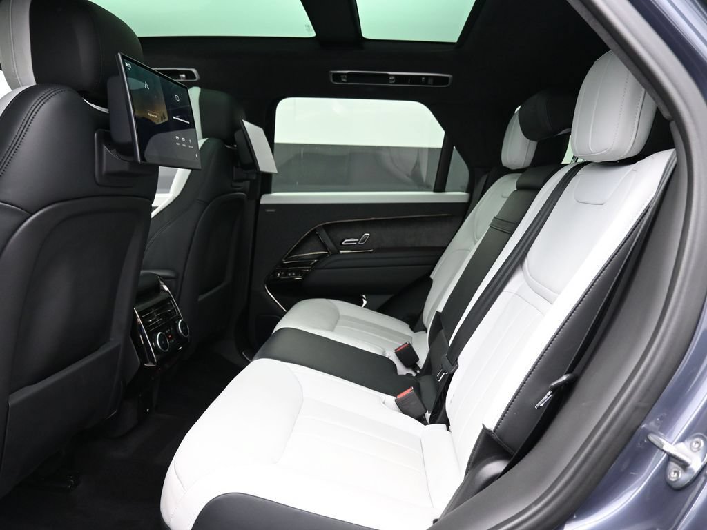 Used 2023 Land Rover Range Rover Sport First Edition AWD/4WD image 21