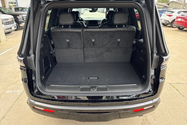 New 2026 Jeep Grand Wagoneer Limited w/ Convenience Group I AWD/4WD image 12