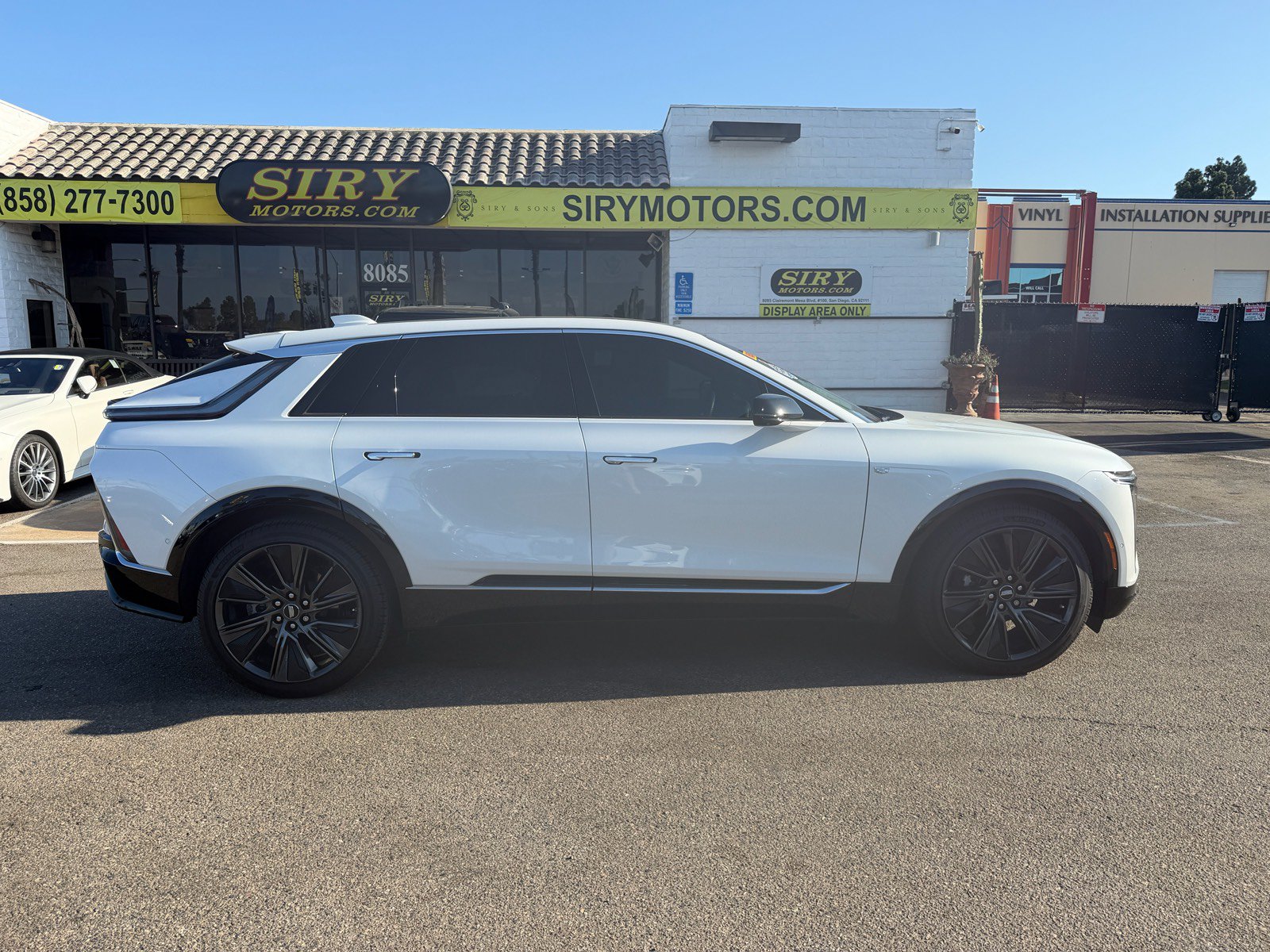 Used 2024 Cadillac Lyriq Tech w/ Driver Assist Package AWD/4WD image 2