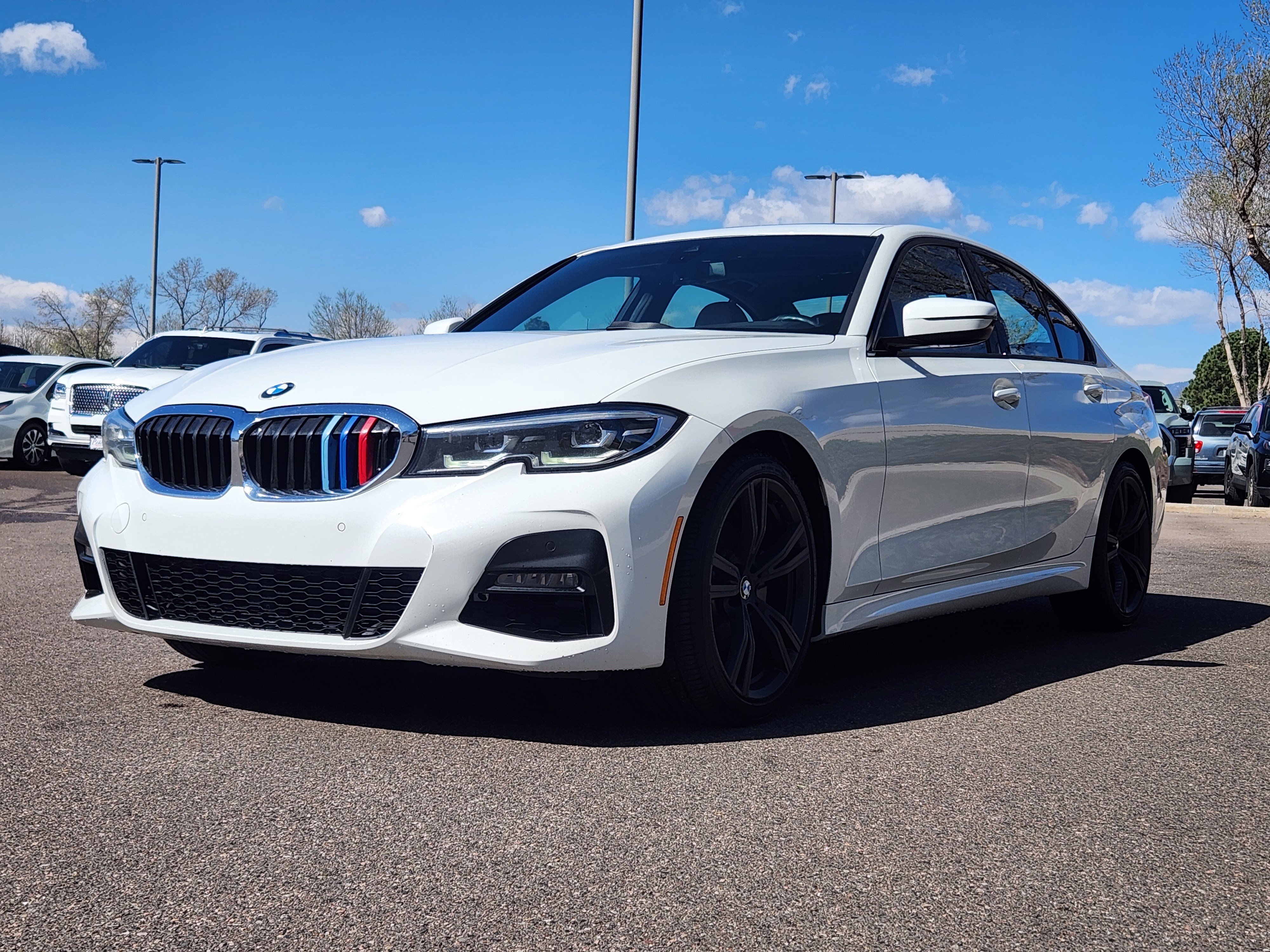 Used 2019 BMW 330i Sedan w/ M Sport Package image 3